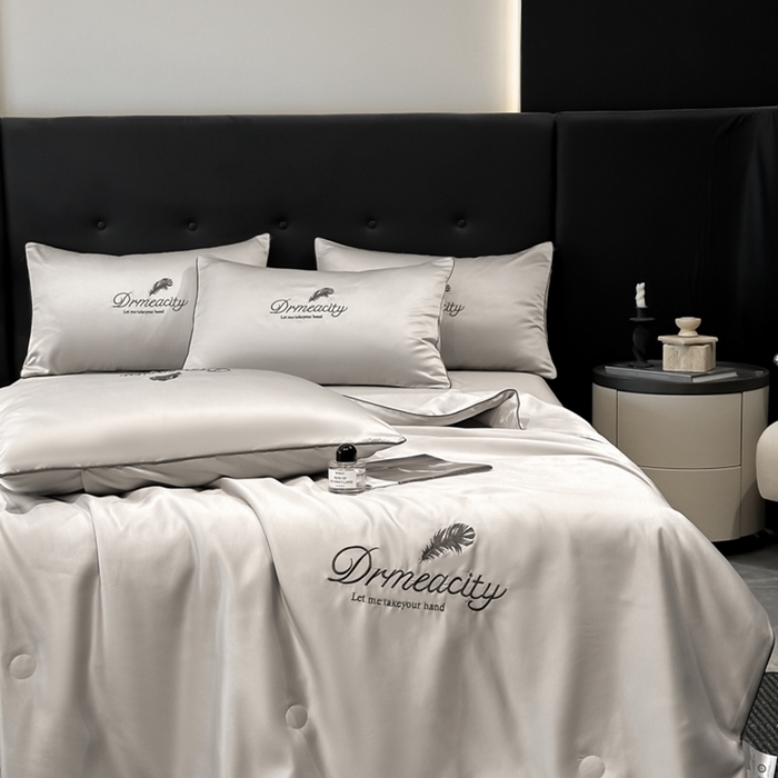 91家纺网 家纺一手货源 找家纺 伊梵居 2025新款水洗真丝刺绣夏被四件套 梦羽-山灰