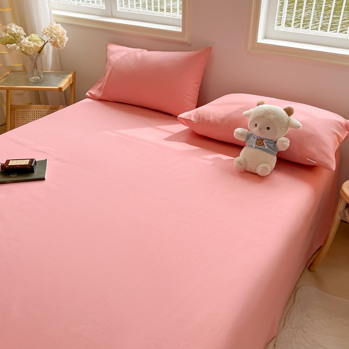 91家纺网 家纺一手货源 找家纺 爱彼家纺 2025新款热门卡通条纹原棉老粗布凉席床单 格调-粉