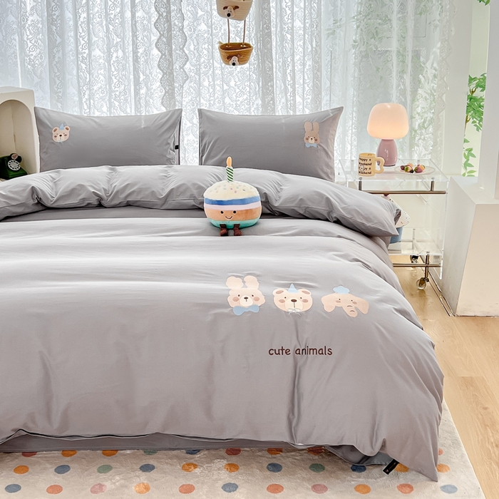 91家纺网 家纺一手货源 找家纺 曼町家居 2025春夏新款40支全棉纯棉水洗棉刺绣四件套 元气星喵-薄雾灰