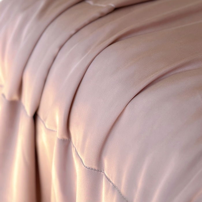 91家纺网 家纺一手货源 找家纺 百寐 2025新款60S兰精天丝夏被系列 樱花粉+碳灰