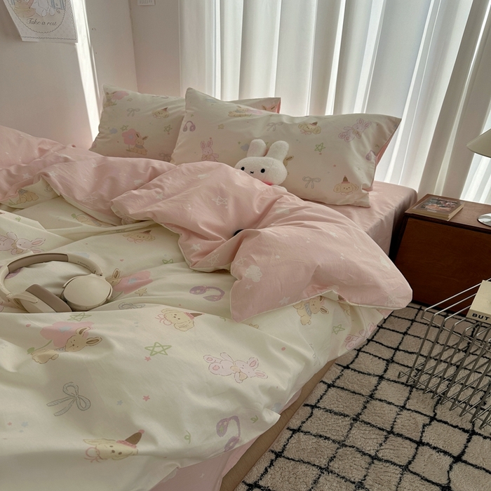 91家纺网 家纺一手货源 找家纺 尺素 2025新款全棉卡通可爱儿童四件套纯棉活性A类被套学生宿舍三件套1.8床笠双人床单 甜豆星球