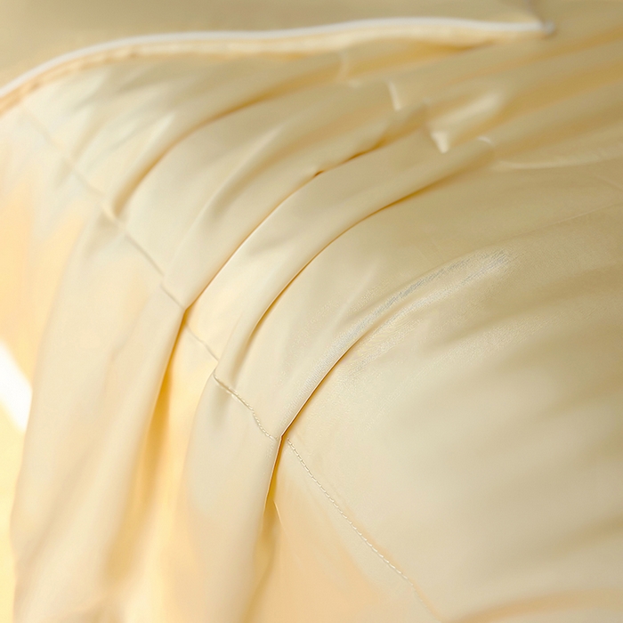 91家纺网 家纺一手货源 找家纺 百寐 2025新款60S兰精天丝夏被系列 奶昔黄