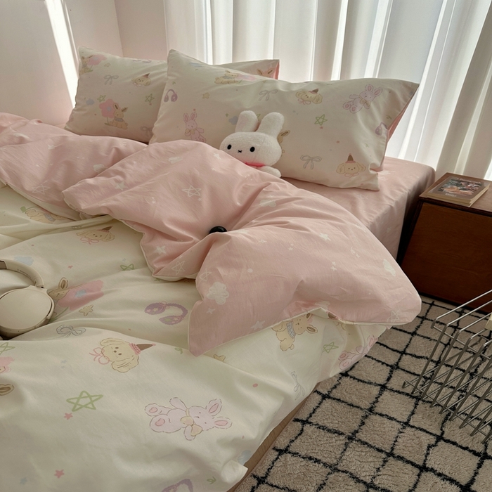 91家纺网 家纺一手货源 找家纺 尺素 2025新款全棉卡通可爱儿童四件套纯棉活性A类被套学生宿舍三件套1.8床笠双人床单 甜豆星球