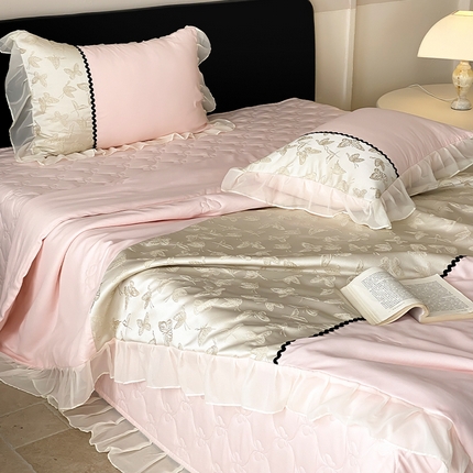 91家纺网 家纺一手货源 找家纺 富米莱（原臻工厂） 2025新款西西里莱赛尔天丝法式公主风浮雕蝴蝶夏被床盖四件套 西西里-粉