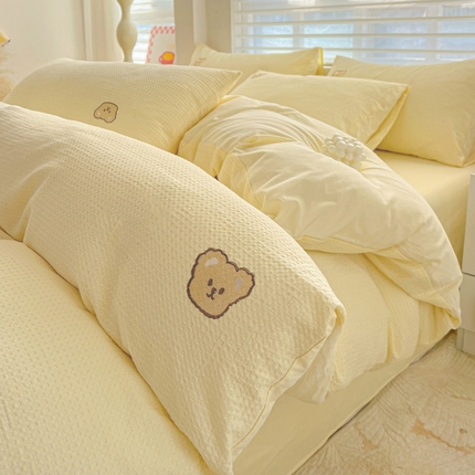 91家纺网 家纺一手货源 找家纺 静家居 2025新款全棉纯棉华夫格北欧小熊刺绣四件套系列-风格一 北欧小熊-鹅黄