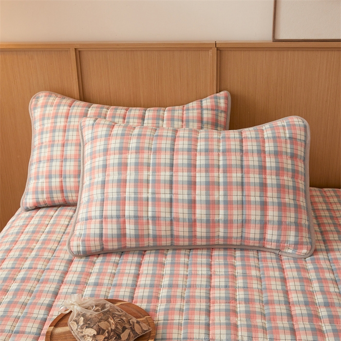 91家纺网 家纺一手货源 找家纺 伊人坊2025新款全棉色织水洗棉六面全包床笠床垫保护套无印风 单层床围-贝拉粉