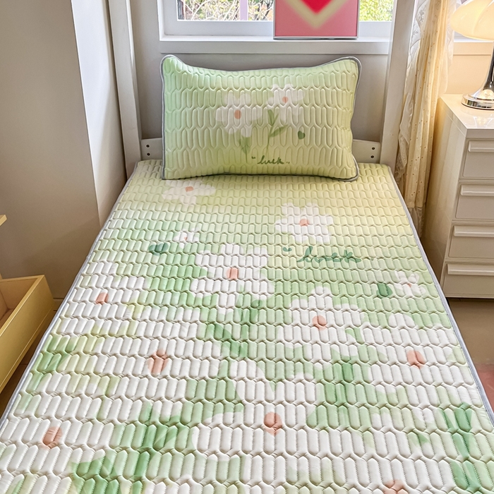 91家纺网 家纺一手货源 找家纺 川悦生活 2025新款大阪宿舍凉感丝凉席 小清哈桑