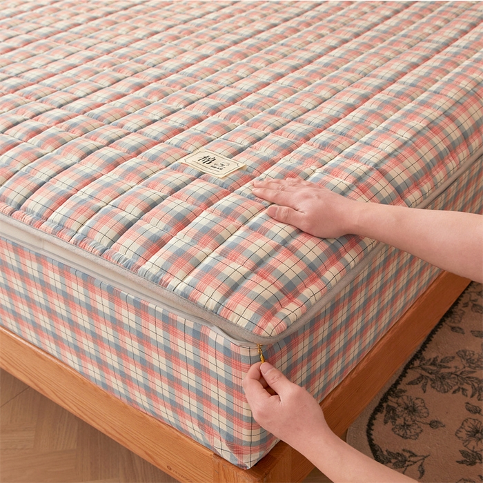 91家纺网 家纺一手货源 找家纺 伊人坊2025新款全棉色织水洗棉六面全包床笠床垫保护套无印风 单层床围-贝拉粉