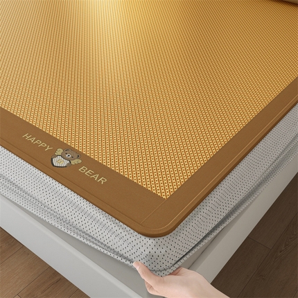 91家纺网 家纺一手货源 找家纺 （总）春晓 2025新款瞬时凉感冰藤席幸运熊系列