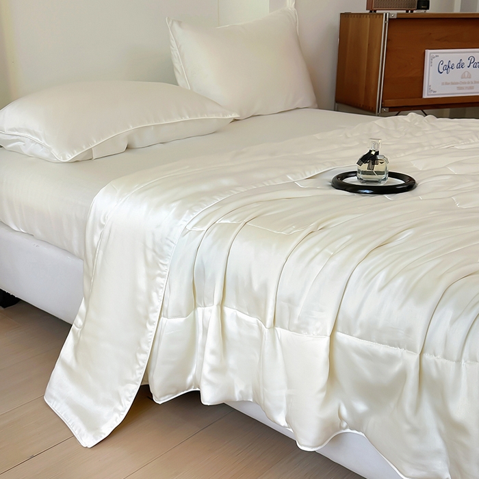 91家纺网 家纺一手货源 找家纺 百寐 2025新款60S兰精天丝夏被系列 奶白