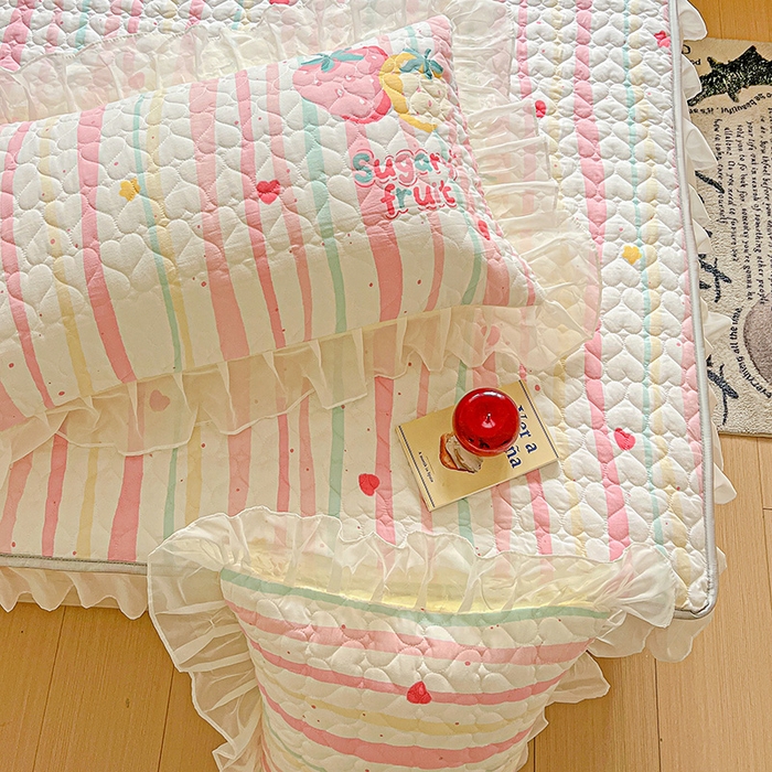 91家纺网 家纺一手货源 找家纺 艾橙家纺 2025新款雪纺花边加棉床笠款单品四件套-单被套 糖果草莓