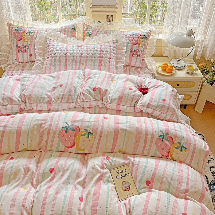 91家纺网 家纺一手货源 找家纺 艾橙家纺 2025新款雪纺花边加棉床笠款单品四件套-单被套 糖果草莓