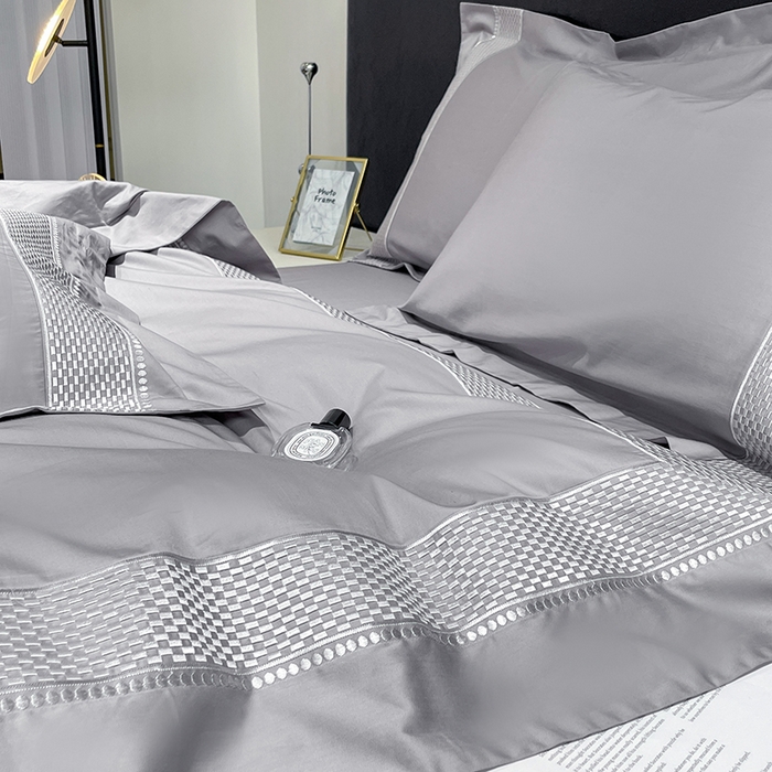 91家纺网 家纺一手货源 找家纺 皇寝世家家居 2025新款全棉新疆长绒棉100支四件套刺绣款- 亦舒系列 亦舒-浅苍灰