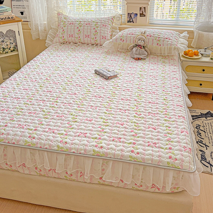 91家纺网 家纺一手货源 找家纺 艾橙家纺 2025新款雪纺花边加棉床笠款单品四件套-单被套 微风许甜