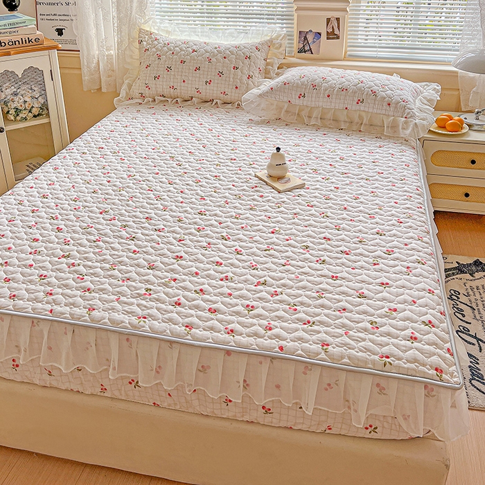 91家纺网 家纺一手货源 找家纺 艾橙家纺 2025新款雪纺花边加棉床笠款单品四件套 樱之恋