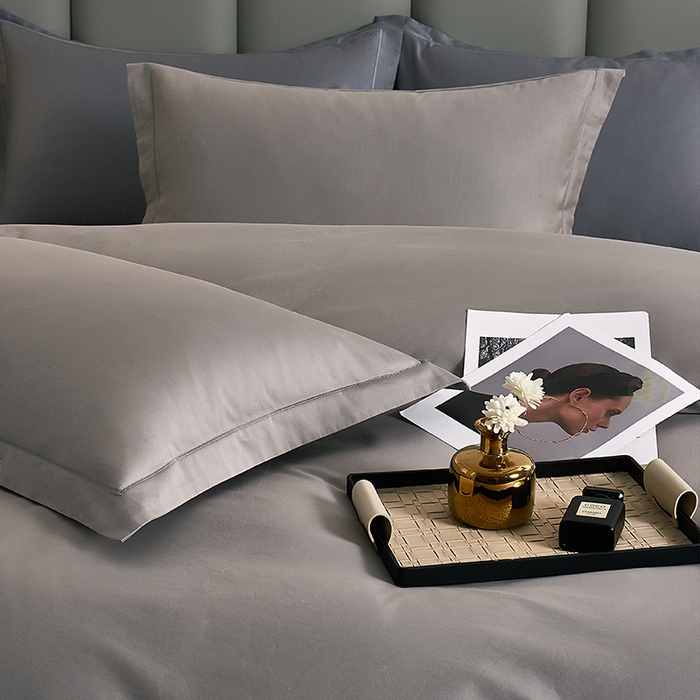 91家纺网 家纺一手货源 找家纺 皇寝世家家居 2025新款A类双股100全棉四件套-柔梦系列 柔梦-浅灰色