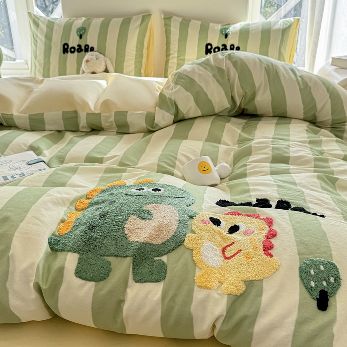 91家纺网 家纺一手货源 找家纺 慕希家纺 2025新款40S全棉纯棉卡通毛巾绣四件套 恐龙宝贝