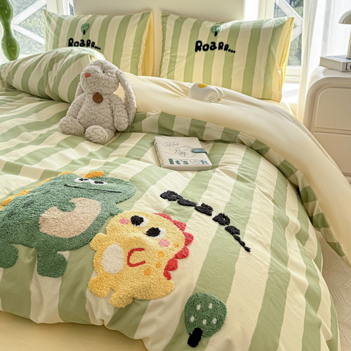 91家纺网 家纺一手货源 找家纺 慕希家纺 2025新款40S全棉纯棉卡通毛巾绣四件套 恐龙宝贝