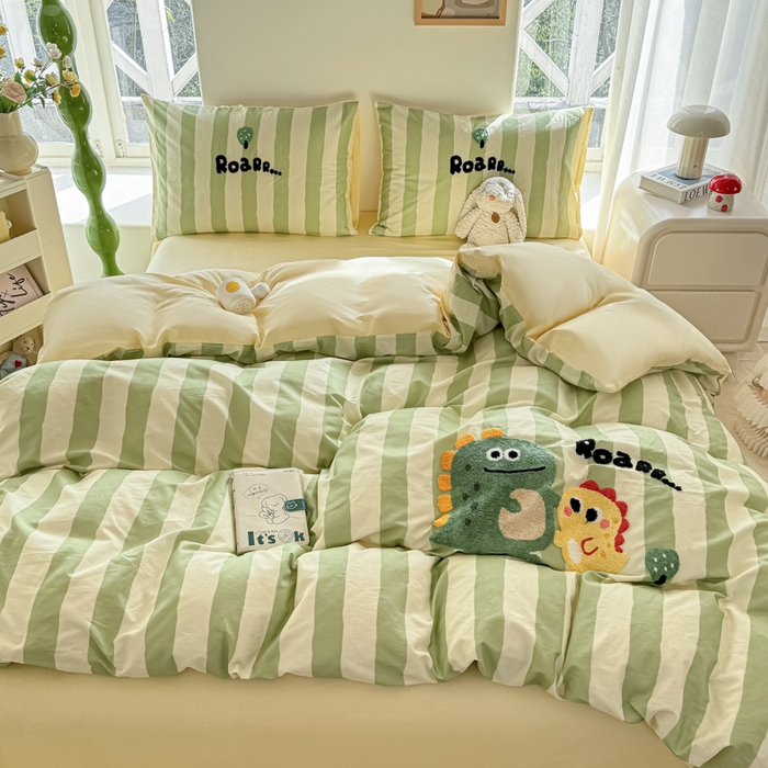 91家纺网 家纺一手货源 找家纺 慕希家纺 2025新款40S全棉纯棉卡通毛巾绣四件套 恐龙宝贝