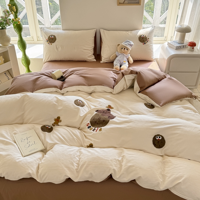 91家纺网 家纺一手货源 找家纺 慕希家纺 2025新款40S全棉纯棉卡通毛巾绣四件套 曲奇乐园