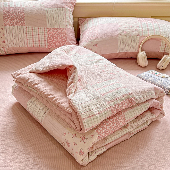 91家纺网 家纺一手货源 找家纺 一比一家纺 2025新款云感皱皱纱简单款夏被夏凉被空调被四件套 百福粉