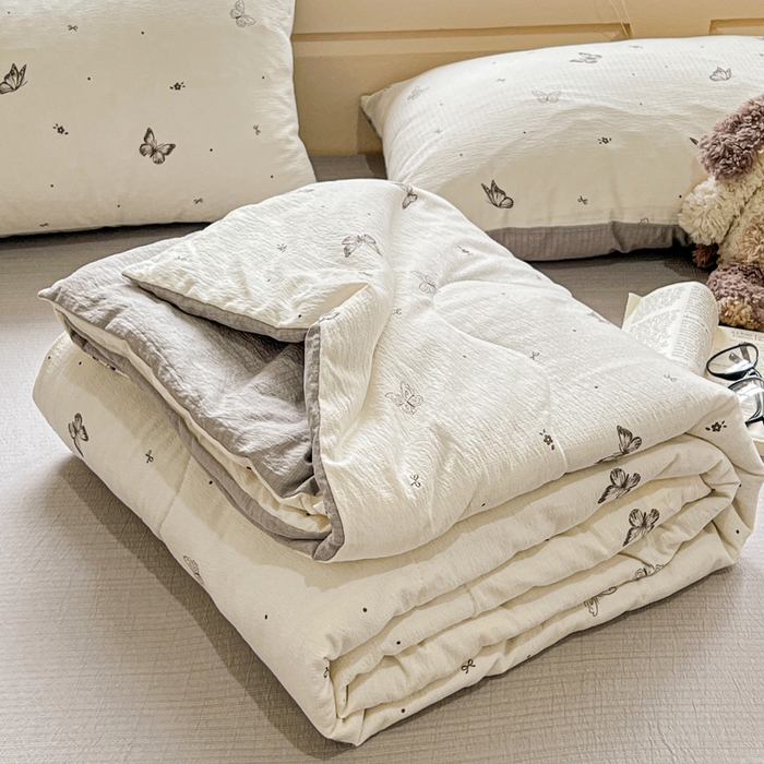 91家纺网 家纺一手货源 找家纺 一比一家纺 2025新款云感皱皱纱简单款夏被夏凉被空调被四件套 蝴蝶梦