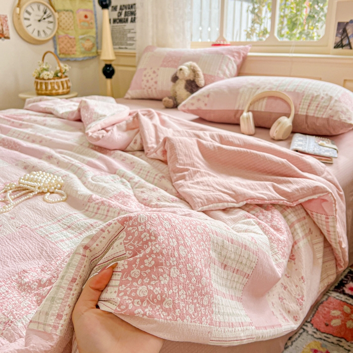 91家纺网 家纺一手货源 找家纺 一比一家纺 2025新款云感皱皱纱简单款夏被夏凉被空调被四件套 百福粉