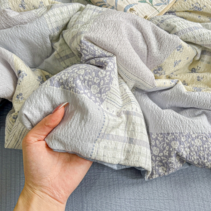 91家纺网 家纺一手货源 找家纺 一比一家纺 2025新款云感皱皱纱简单款夏被夏凉被空调被四件套 百福兰