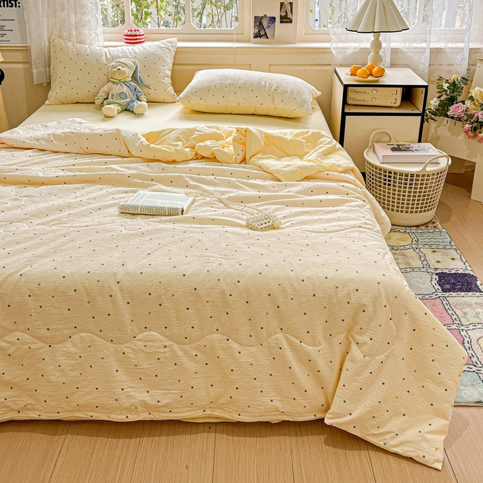 91家纺网 家纺一手货源 找家纺 一比一家纺 2025新款云感皱皱纱简单款夏被夏凉被空调被四件套 彩波点