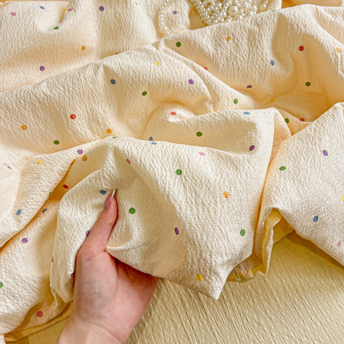 91家纺网 家纺一手货源 找家纺 一比一家纺 2025新款云感皱皱纱简单款夏被夏凉被空调被四件套 彩波点