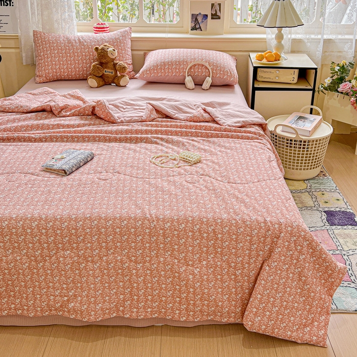 91家纺网 家纺一手货源 找家纺 一比一家纺 2025新款云感皱皱纱简单款夏被夏凉被空调被四件套 复古红花