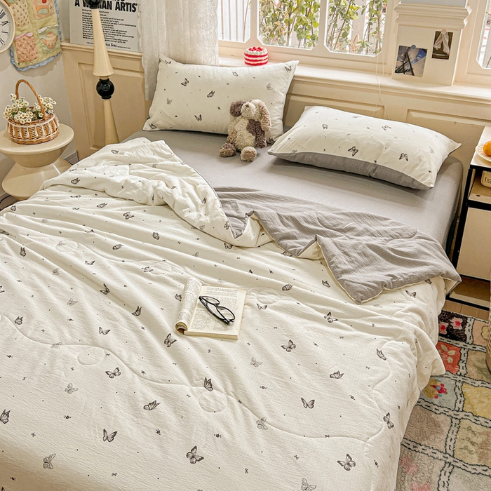 91家纺网 家纺一手货源 找家纺 一比一家纺 2025新款云感皱皱纱简单款夏被夏凉被空调被四件套 蝴蝶梦