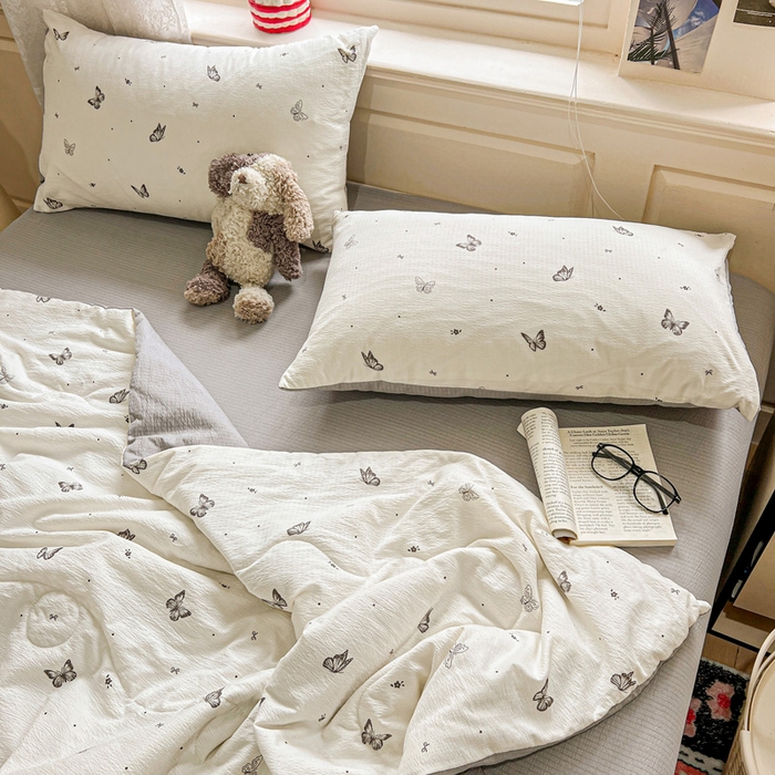 91家纺网 家纺一手货源 找家纺 一比一家纺 2025新款云感皱皱纱简单款夏被夏凉被空调被四件套 蝴蝶梦