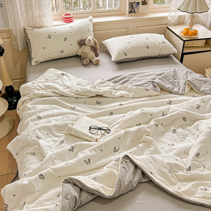 91家纺网 家纺一手货源 找家纺 一比一家纺 2025新款云感皱皱纱简单款夏被夏凉被空调被四件套 蝴蝶梦