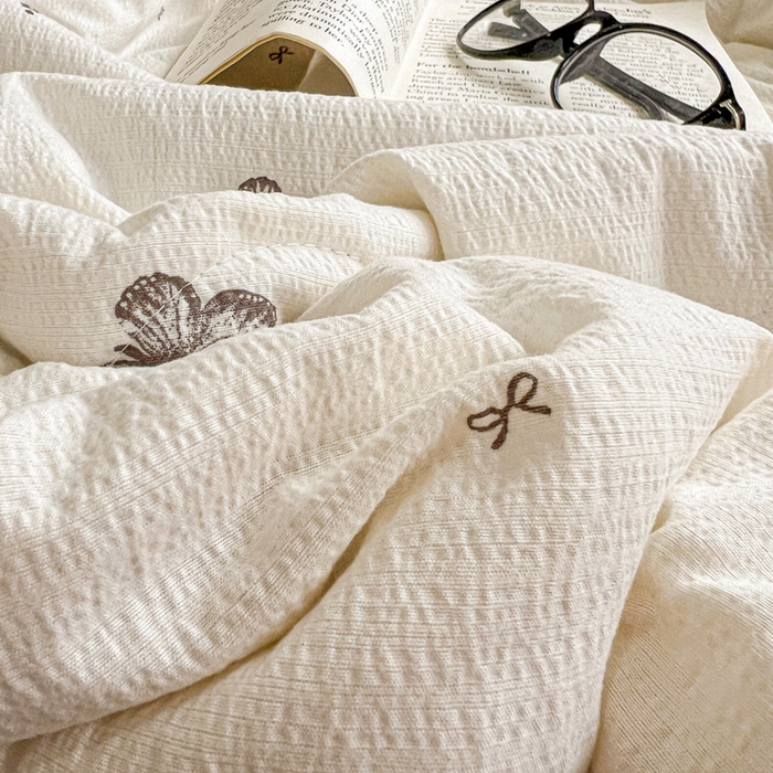 91家纺网 家纺一手货源 找家纺 一比一家纺 2025新款云感皱皱纱简单款夏被夏凉被空调被四件套 蝴蝶梦