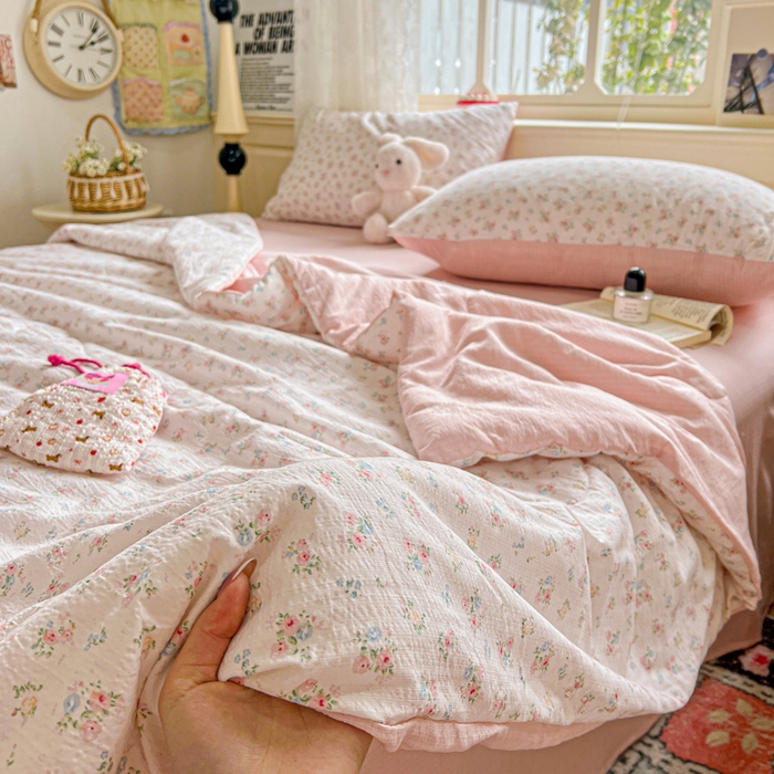 91家纺网 家纺一手货源 找家纺 一比一家纺 2025新款云感皱皱纱简单款夏被夏凉被空调被四件套 花期