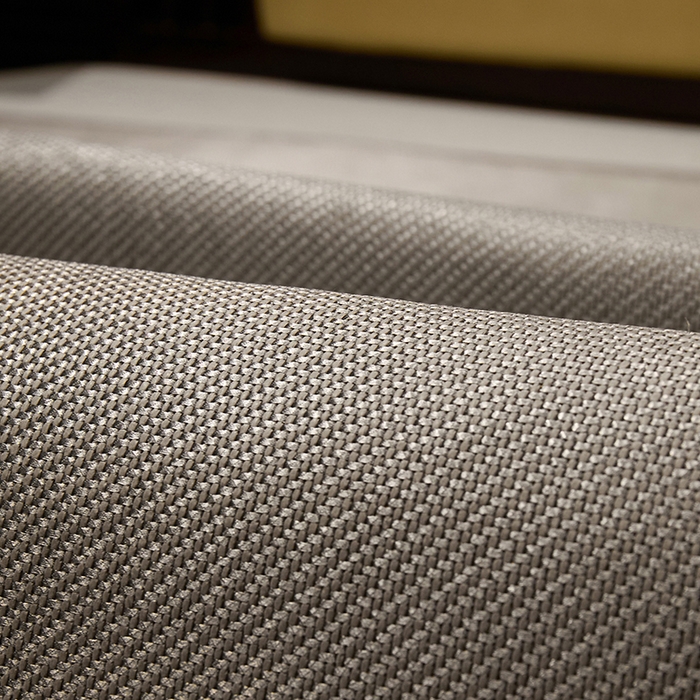 91家纺网 家纺一手货源 找家纺 绒艺席业 2025新款抗菌刺绣凉感冰藤席 发财-魅力灰