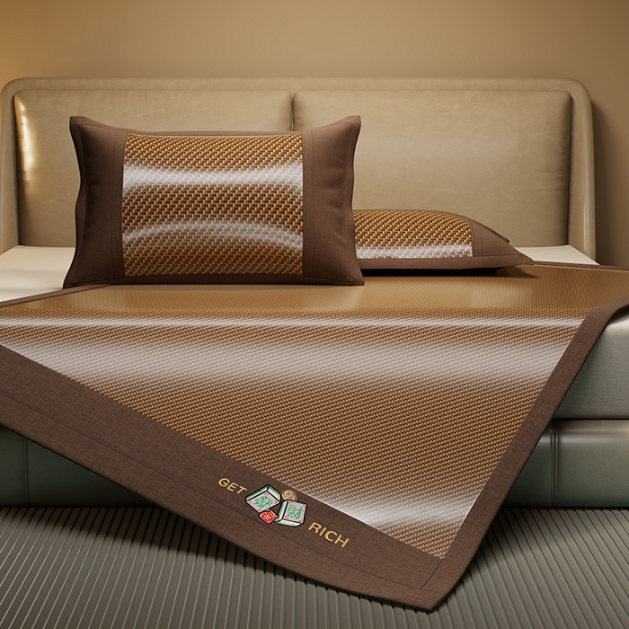 91家纺网 家纺一手货源 找家纺 绒艺席业 2025新款抗菌刺绣凉感冰藤席 发财-深檀咖