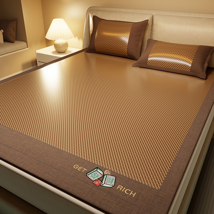 91家纺网 家纺一手货源 找家纺 绒艺席业 2025新款抗菌刺绣凉感冰藤席 发财-深檀咖