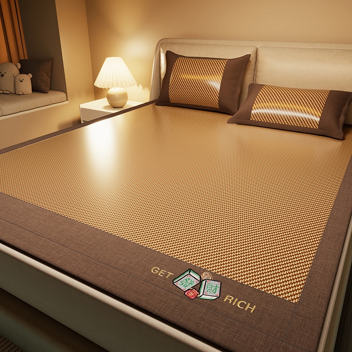 91家纺网 家纺一手货源 找家纺 绒艺席业 2025新款抗菌刺绣凉感冰藤席 发财-优雅金