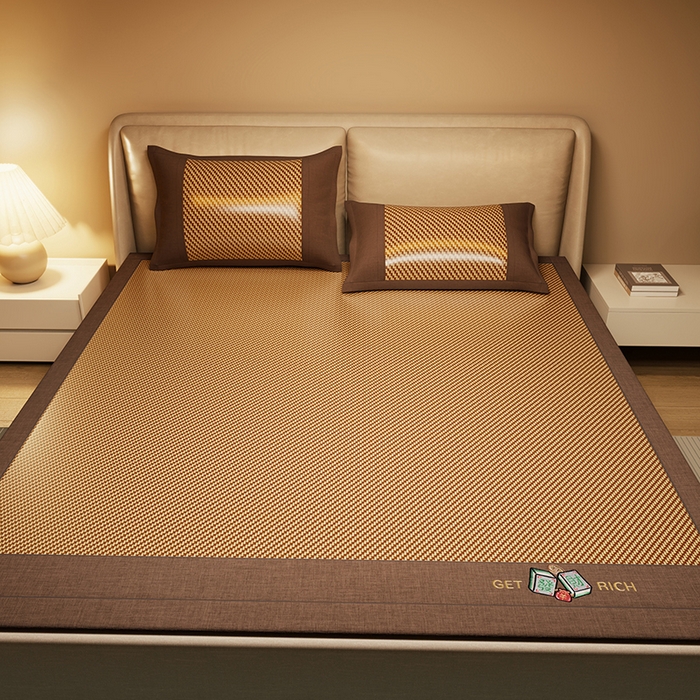 91家纺网 家纺一手货源 找家纺 绒艺席业 2025新款抗菌刺绣凉感冰藤席 发财-优雅金