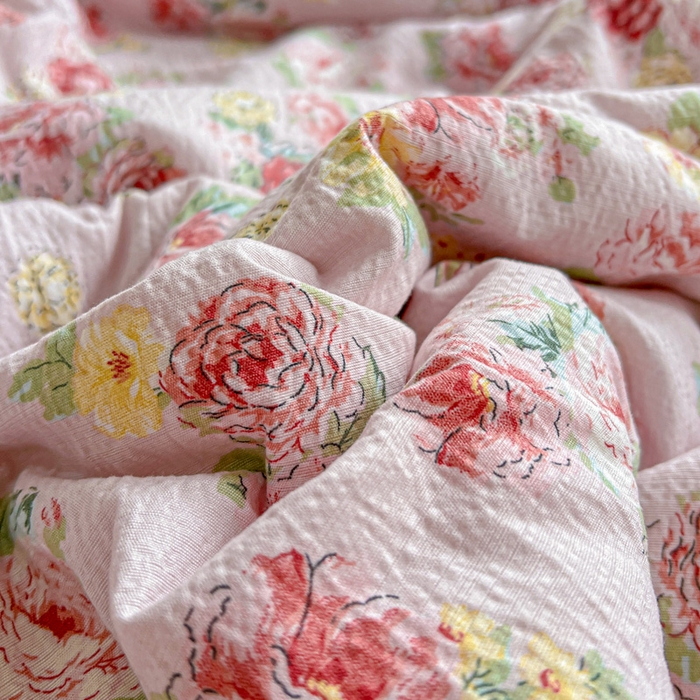 91家纺网 家纺一手货源 找家纺 一比一家纺 2025新款云感皱皱纱简单款夏被夏凉被空调被四件套 玫瑰花园粉