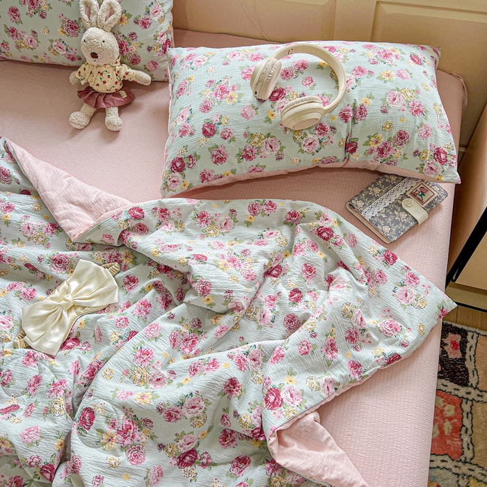 91家纺网 家纺一手货源 找家纺 一比一家纺 2025新款云感皱皱纱简单款夏被夏凉被空调被四件套 玫瑰花园兰