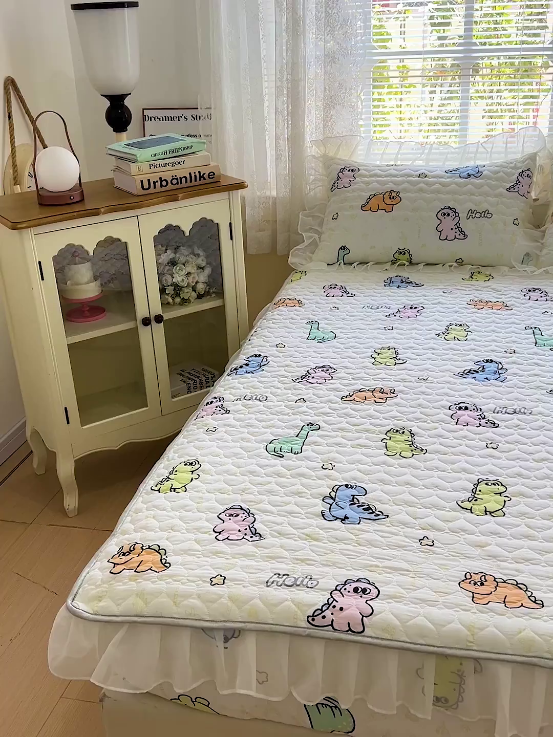 91家纺网 家纺一手货源 找家纺 艾橙家纺 2025新款雪纺花边加棉床笠款单品四件套-单床笠 恐龙日记