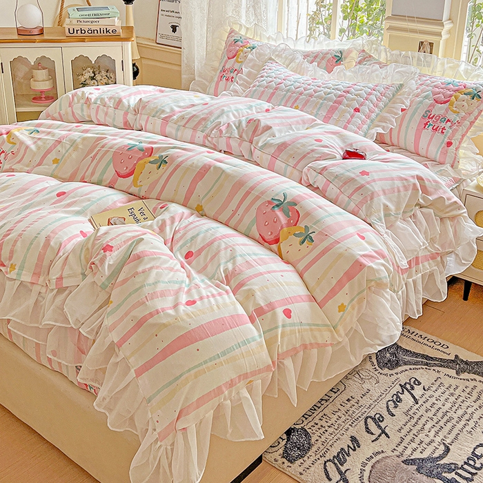 91家纺网 家纺一手货源 找家纺 艾橙家纺 2025新款雪纺花边加棉床笠款单品四件套-单床笠 糖果草莓