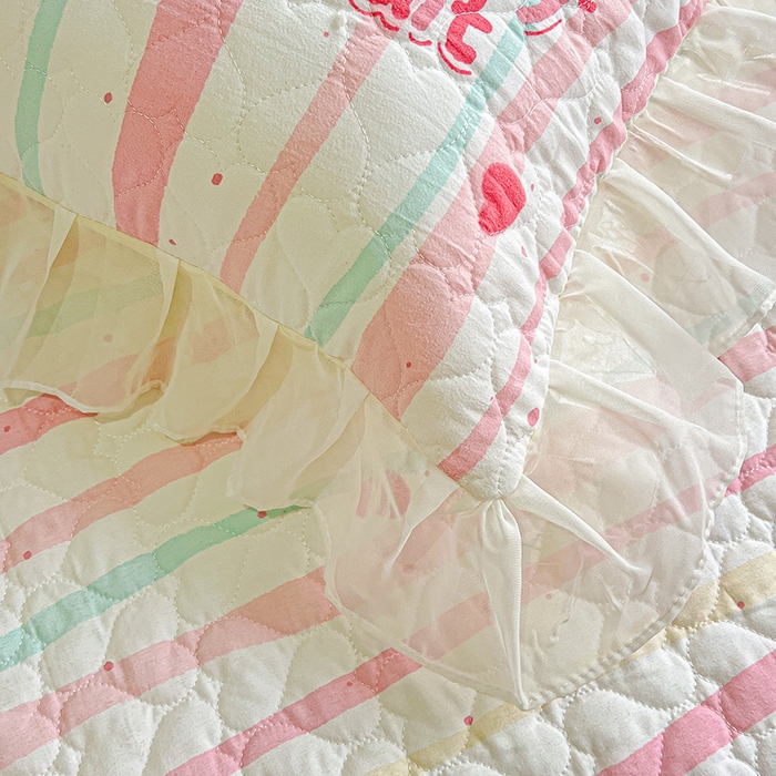 91家纺网 家纺一手货源 找家纺 艾橙家纺 2025新款雪纺花边加棉床笠款单品四件套-单床笠 糖果草莓