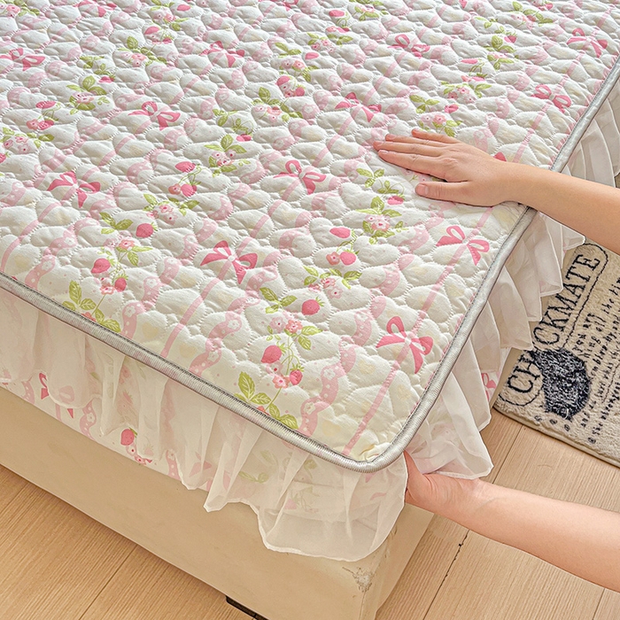 91家纺网 家纺一手货源 找家纺 艾橙家纺 2025新款雪纺花边加棉床笠款单品四件套-单床笠 微风许甜