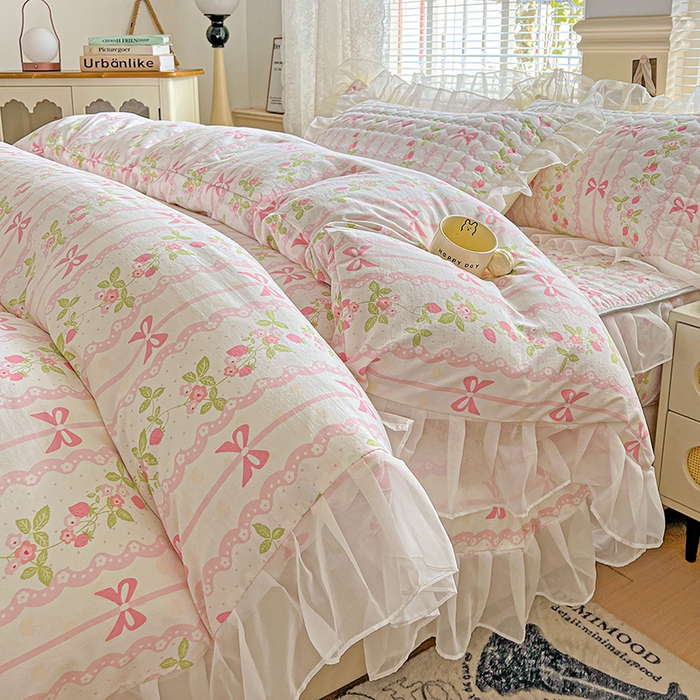 91家纺网 家纺一手货源 找家纺 艾橙家纺 2025新款雪纺花边加棉床笠款单品四件套-单床笠 微风许甜