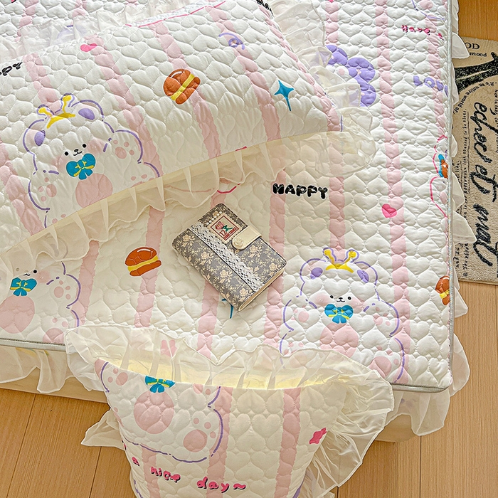 91家纺网 家纺一手货源 找家纺 艾橙家纺 2025新款雪纺花边加棉床笠款单品四件套-单床笠 心彩童话