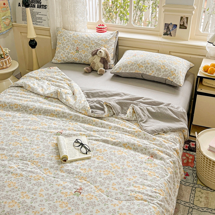 91家纺网 家纺一手货源 找家纺 一比一家纺 2025新款云感皱皱纱简单款夏被夏凉被空调被四件套 妮可